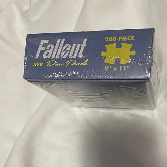 NIB Fallout 200 Piece Puzzle 🧩 - Picture 8 of 10
